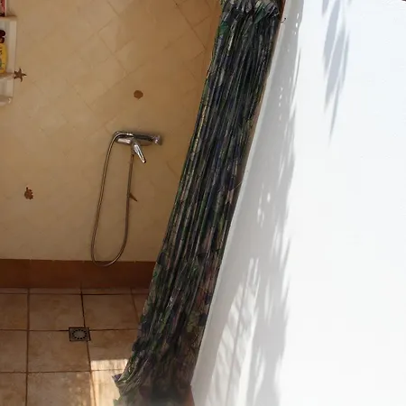 Villetta Daniela N 1 4/6 P.l 100 Dal Mare Nyaraló