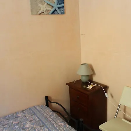 Villetta Daniela N 1 4/6 P.l 100 Dal Mare Nyaraló *